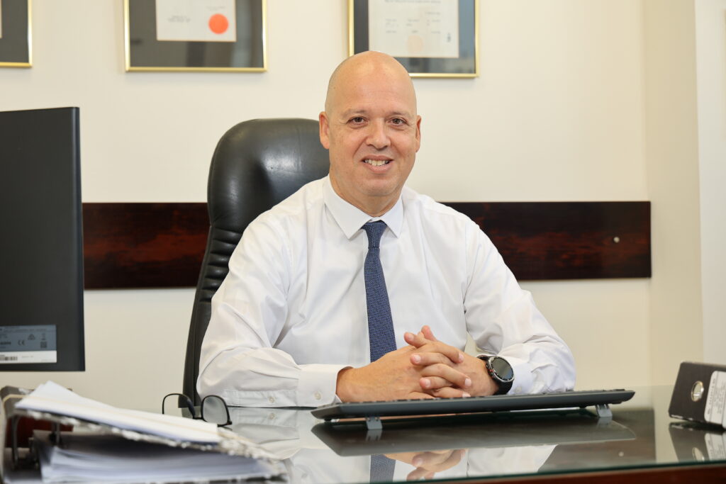 עורך דין גירושין ומשפחה אבי טויזר